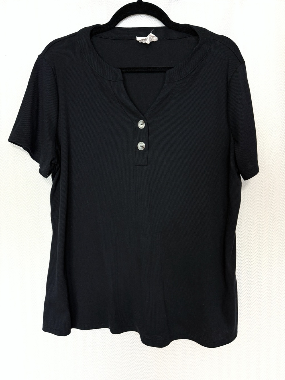 Andrée by Unit Short-Sleeve Henley Top Size Large